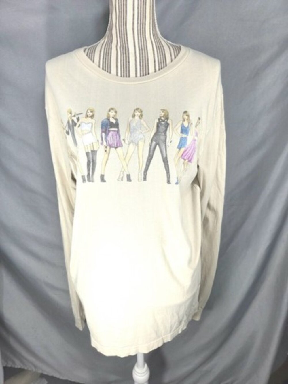 Taylor Swift 1989 Taylor's Version Off White Long Sleeve Graphic Tee Size XLarge